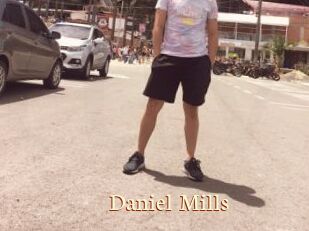 Daniel_Mills