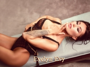 Evelyn_Evy