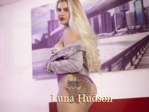 Luna_Hudson