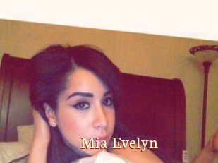 Mia_Evelyn