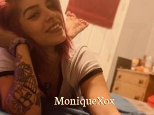 MoniqueXox