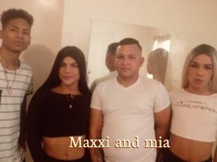 Maxxi_and_mia