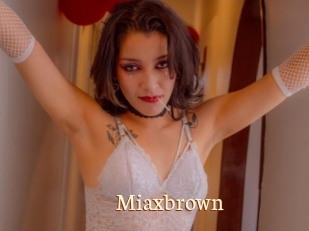 Miaxbrown